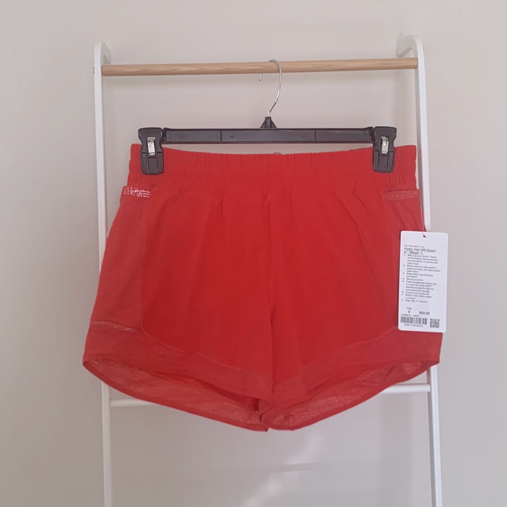Lululemon hotty hot HR shorts 4” *Mesh L